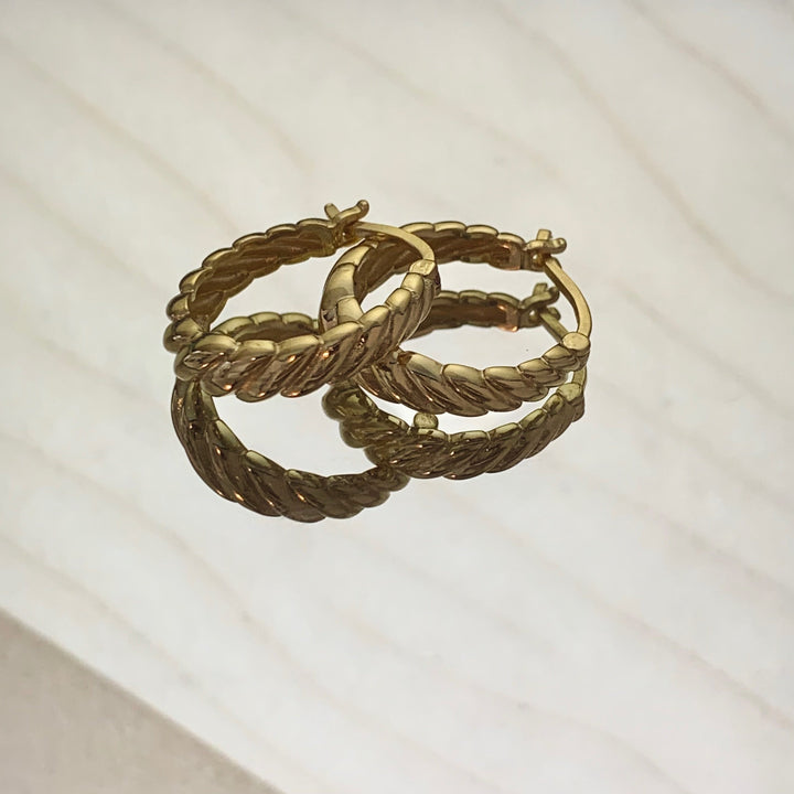 Naušnice Spiralne sa Stilskim Twistom 