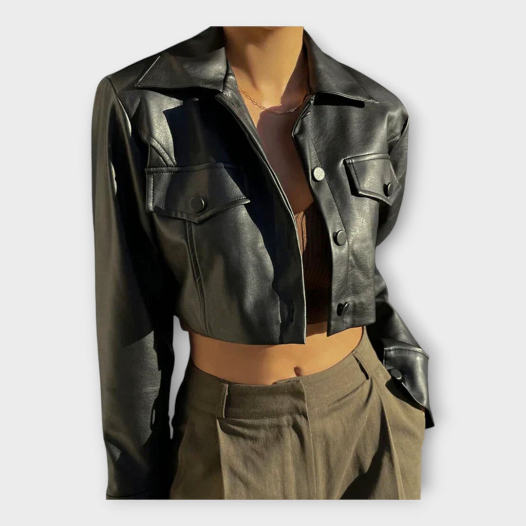 Kratka kožna jakna s džepovima 