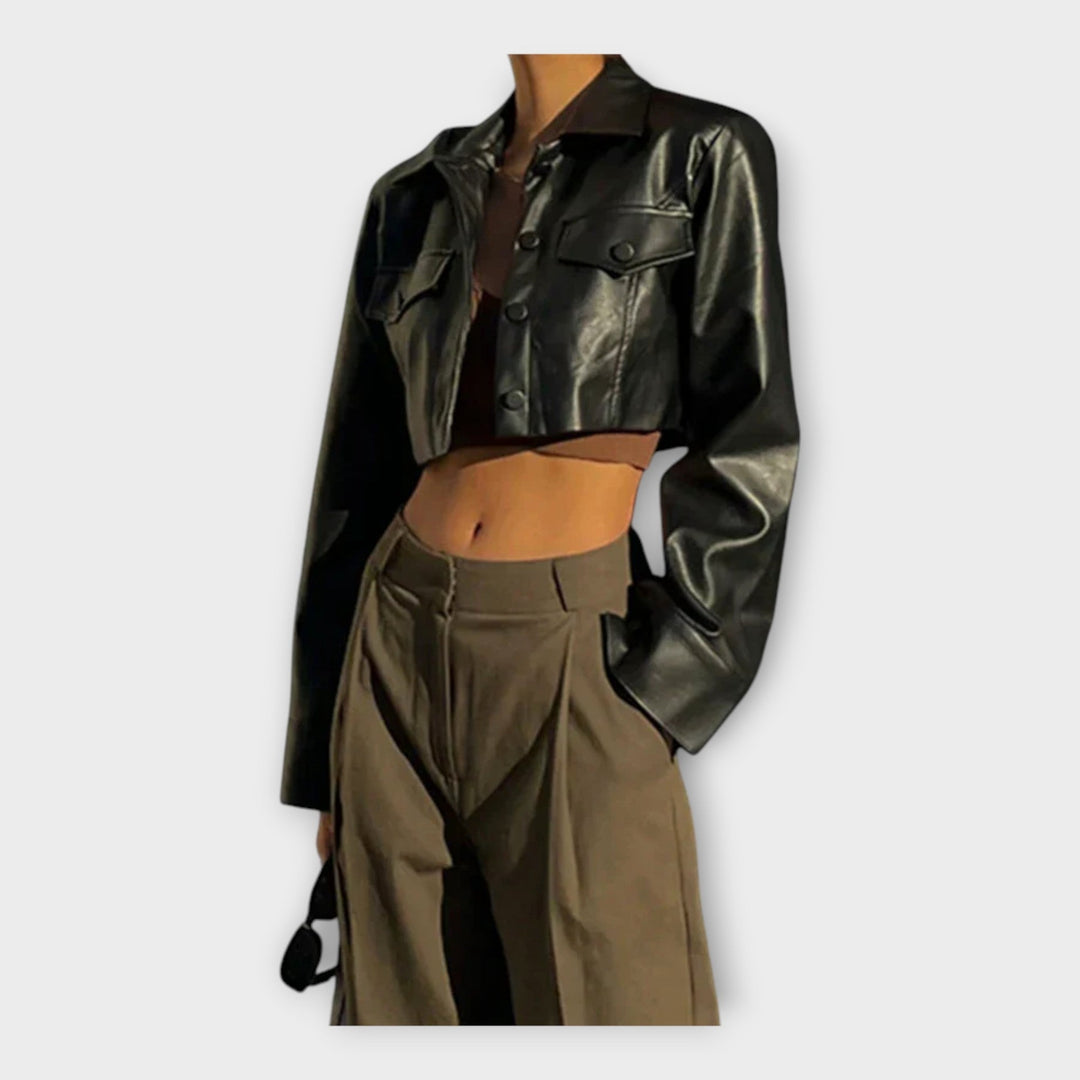 Kratka kožna jakna s džepovima 