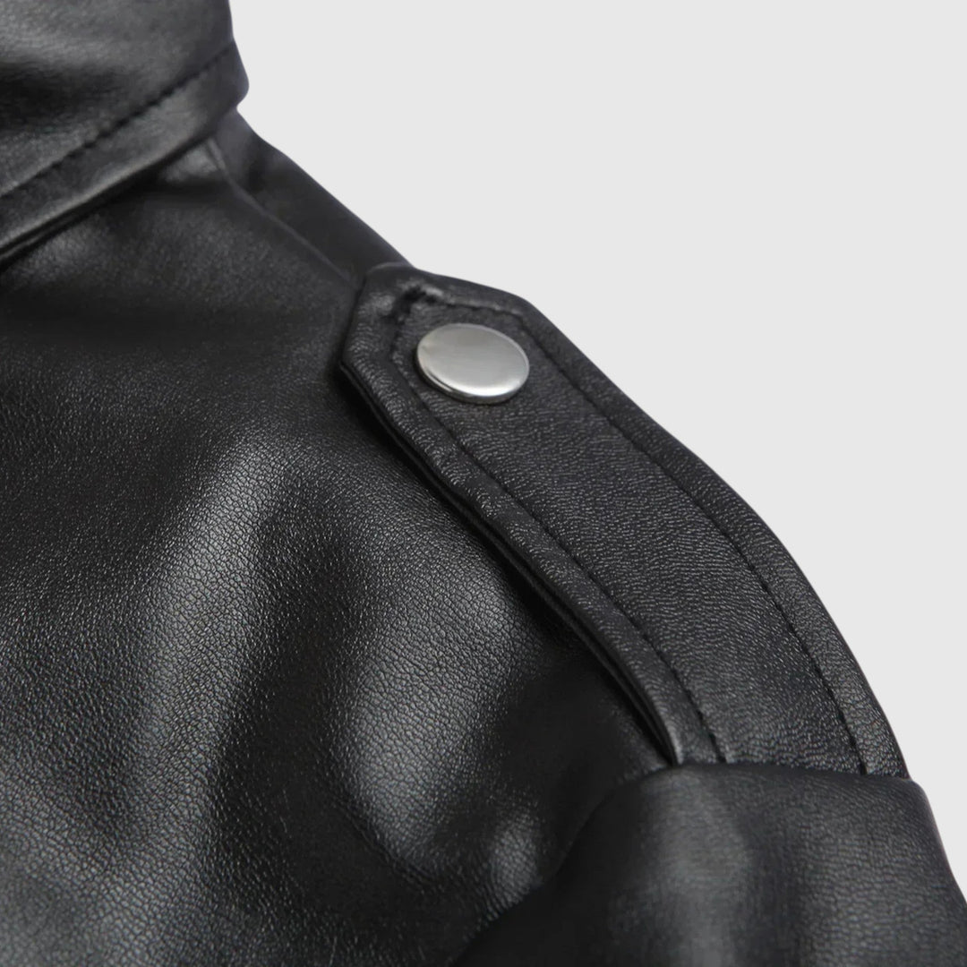 AUSTIN - ELEGANTNI BOMBER KAPUT